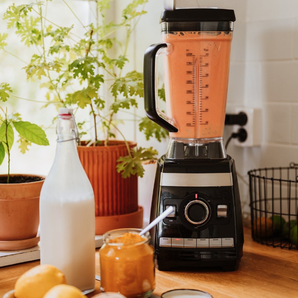 Best Method for Cleaning a Cloudy Blender Container