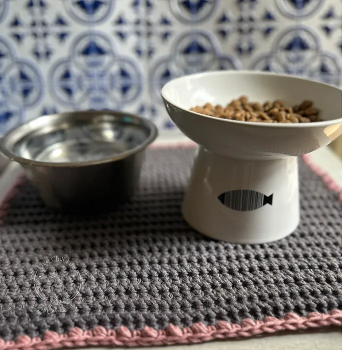 absorbent crochet pet bowl mat