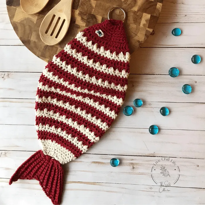 fish shape crochet potholder with stripes
